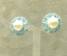 Load image into Gallery viewer, Pearl and gemstone flower stud earings