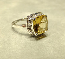 Load image into Gallery viewer, Side view of citrine ring