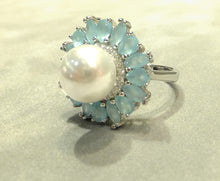 Load image into Gallery viewer, side view pearl flower ring