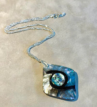 Load image into Gallery viewer, Abalone Pendant necklace
