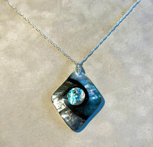 Load image into Gallery viewer, Abalone pendant necklace for ladies
