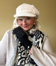 Load image into Gallery viewer, Black gloves for ladies for winter
