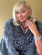 Load image into Gallery viewer, Black onyx earrings or women
