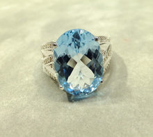 Load image into Gallery viewer, Oval Blue topaz gemstone ring in sterling silver

