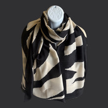 Load image into Gallery viewer, Cream and black print scarf for women

