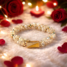 Load image into Gallery viewer, Gold and cream handmade beaded bracelet
