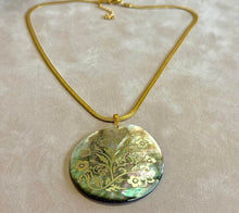 Load image into Gallery viewer, Gold filled shell pendant necklace
