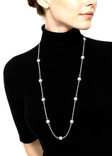 Load image into Gallery viewer, Long necklace in silver and gold
