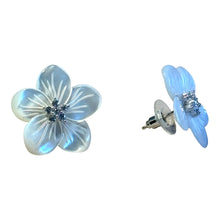 Load image into Gallery viewer, Mother of pearl flower stud earrings in sterling silver
