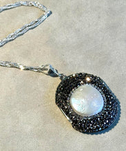 Load image into Gallery viewer, Pearl pendant necklace with crystals
