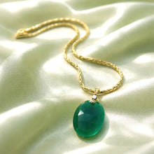 Load image into Gallery viewer, Green onyx pendant necklace in gold filled
