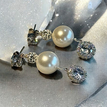 Load image into Gallery viewer, Earrings for the brides with pearl drop
