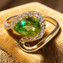Load image into Gallery viewer, Peridot gemstone ring in gold
