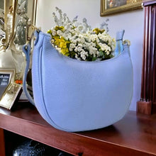 Load image into Gallery viewer, Blue Italian leather handbag

