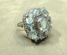 Load image into Gallery viewer, Blue topaz gemstone cluster ring
