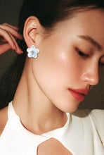 Load image into Gallery viewer, White flower stud earrings in mother of pearl
