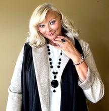 Load image into Gallery viewer, Black and white beaded gemstone bracelet
