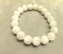 Load image into Gallery viewer, White moonstone beaded stretch bracelet
