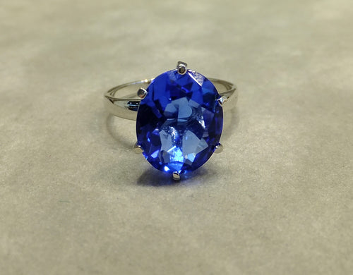 Blue quartz gemstone ring