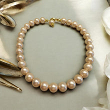 Load image into Gallery viewer, Pink Mother of Pearl necklace
