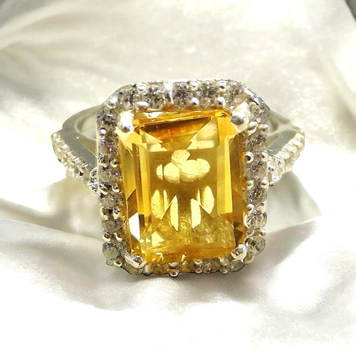 Princess cut citrine gemstone ring