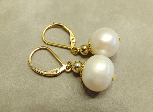 White Freshwater pearl drop earrings