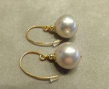 Load image into Gallery viewer, Light Grey Pearl Drop earrings
