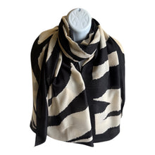 Load image into Gallery viewer, Long black and cream scarf
