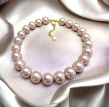 Load image into Gallery viewer, Light purple statement pearl necklace
