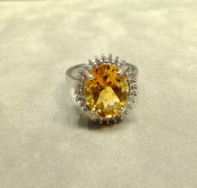 Load image into Gallery viewer, Oval Citrine Gemstone Ring
