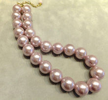 Load image into Gallery viewer, Light purple pearl necklace
