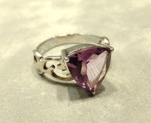 Load image into Gallery viewer, Amethyst gemstone ring
