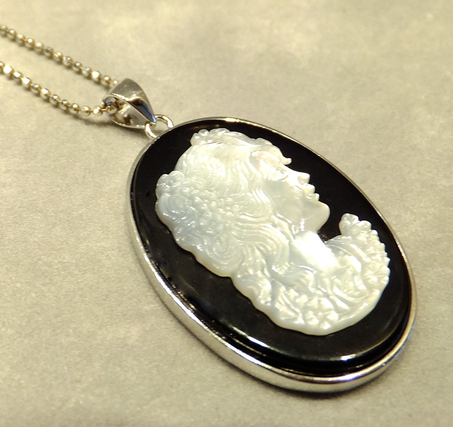 Black and White Cameo pendant necklace