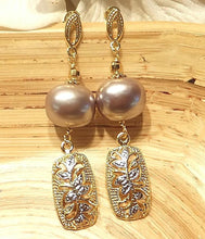 Load image into Gallery viewer, pearl earrings
