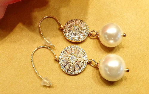 All-Occassion Gold and Pearl Earrings - butlercollection