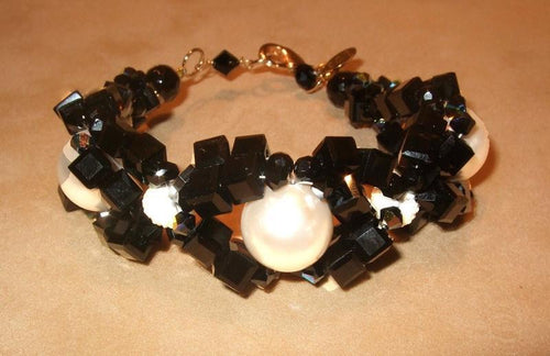 Woven Pearl and Black Onyx Bracelet - butlercollection
