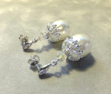 Load image into Gallery viewer, Vintage pearl drop earrings
