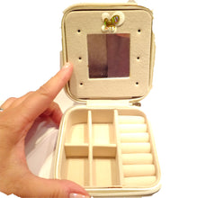 Load image into Gallery viewer, Travel jewelry box in Ivory
