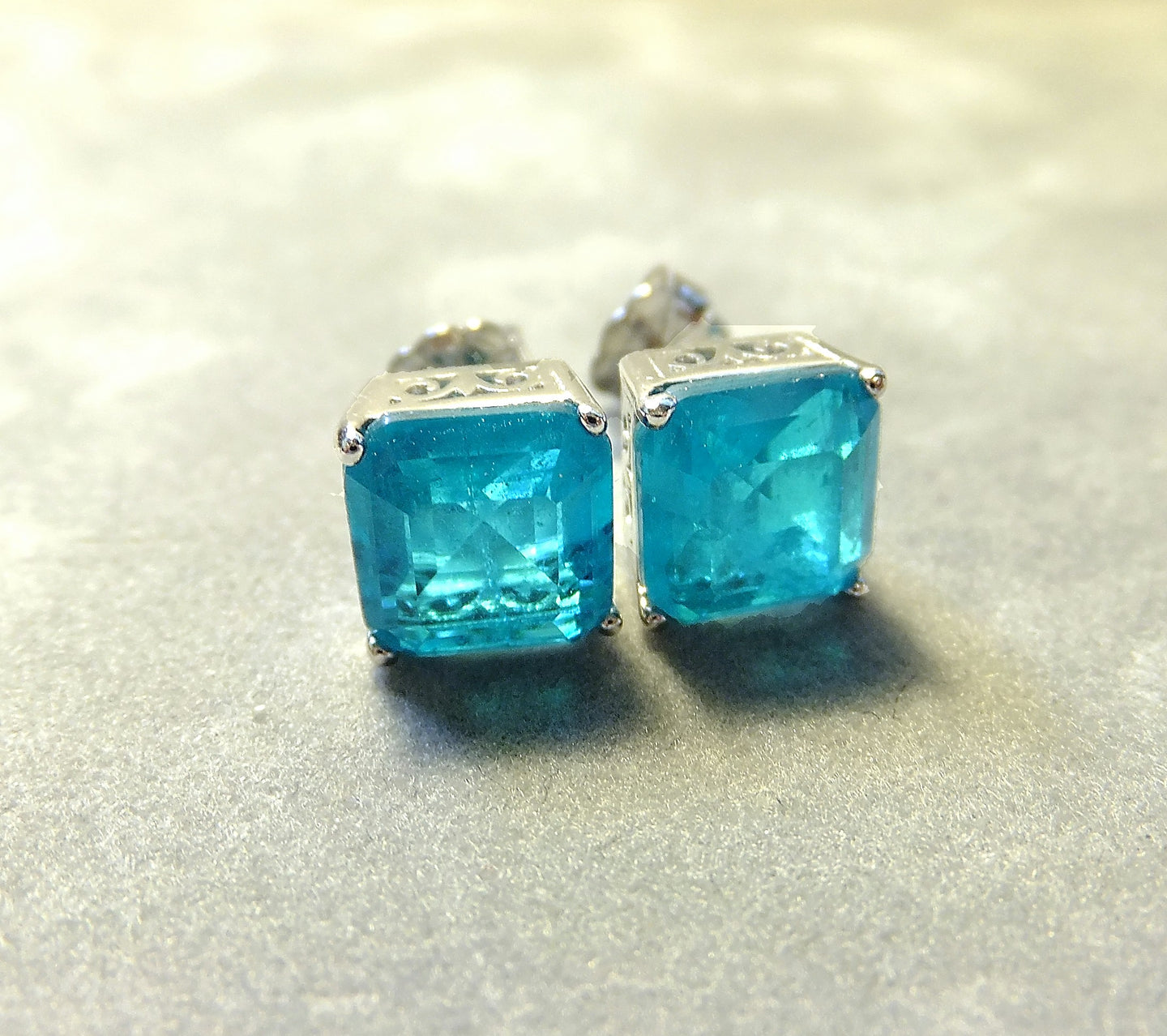 Neon Blue Paraiba Tourmaline earrings