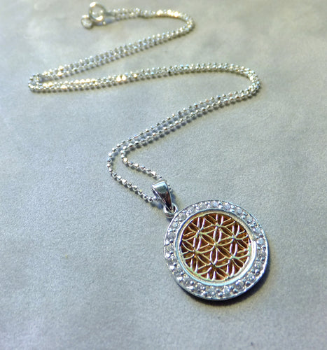 Two Tone round pendant necklace