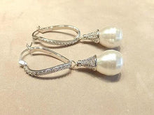 Load image into Gallery viewer, Sterling Silver pearl drop earring - butlercollection
