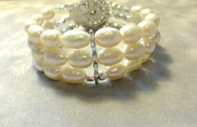 Load image into Gallery viewer, White freshwater pearl cuff bracelet
