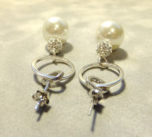 Load image into Gallery viewer, Sterling silver drop white pearl earrings
