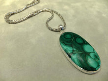 Load image into Gallery viewer, Green gemstone necklace 
