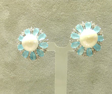 Load image into Gallery viewer, Pearl and gemstone flower stud earings
