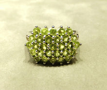 Load image into Gallery viewer, Peridot Custer style gemstone ring
