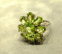 Load image into Gallery viewer, Peridot Gemstone ring
