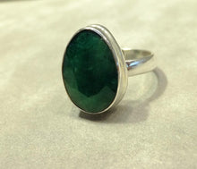 Load image into Gallery viewer, Emerald gemstone ring
