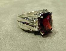Load image into Gallery viewer, Side view of Garnet gemstone ring
